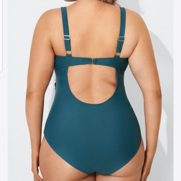 NWT Green Modest Cutout One Piece Swimsuit - Picture 2 of 5